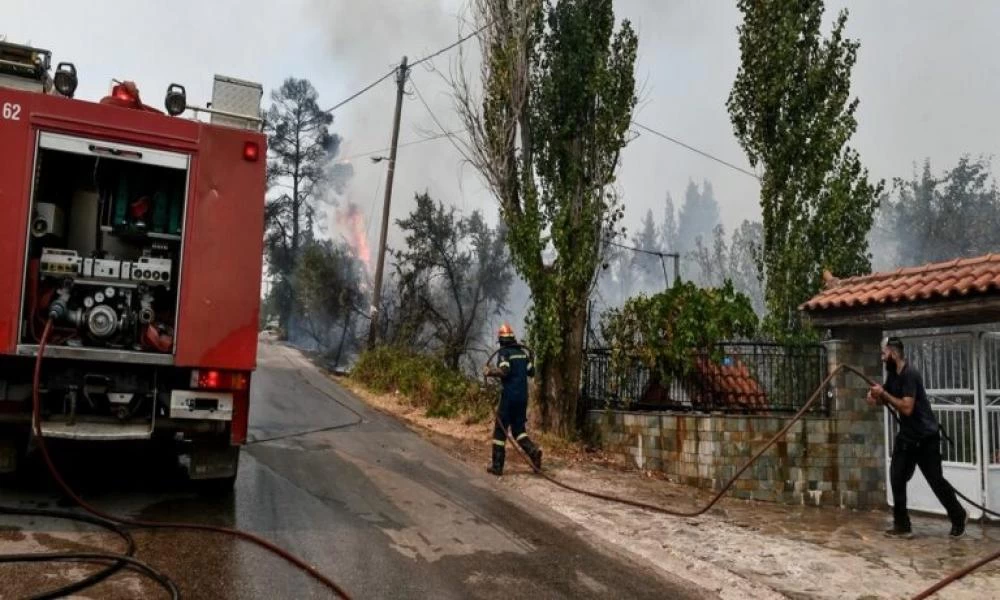 Φωτιά στο Πευκόφυτο: Άρχισε το πλιάτσικο στα σπίτια